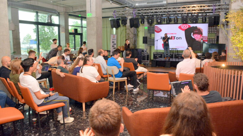 Hack A Ton Ambasada